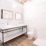 Apartment Duplex Oasis With Terrace, Pool And Bbq & Parking *