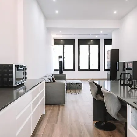 דירה Duplex Oasis With Terrace, Pool And Bbq & Parking ברצלונה