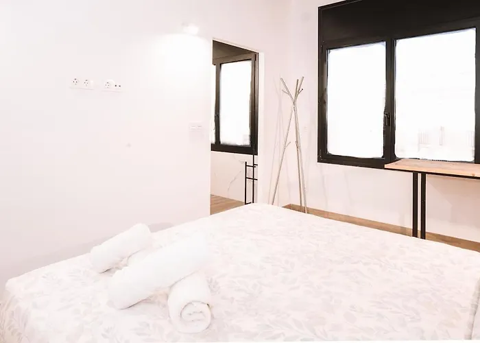 Duplex Oasis With Terrace, Pool And Bbq & Parking ברצלונה