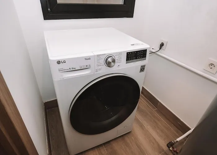 Duplex Oasis With Terrace, Pool And Bbq & Parking דירה ברצלונה